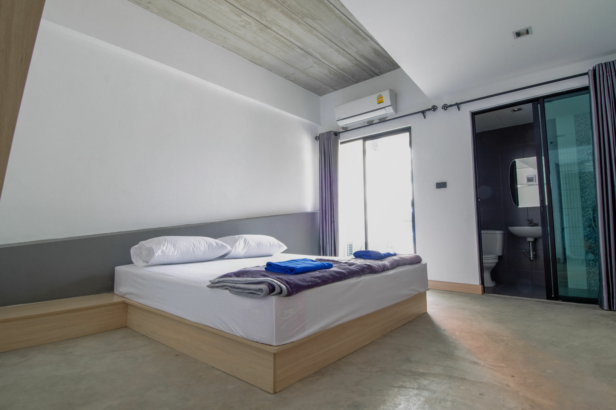 Bed-room At Suvarnabhumi Airport - Newly Renovated Hotel